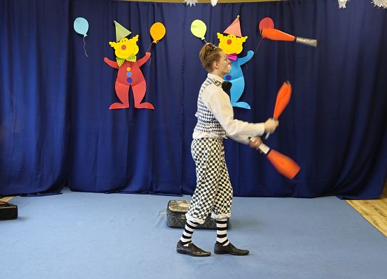 Grafika 55: Występy artysty cyrkowego - klauna Macieja Słowika