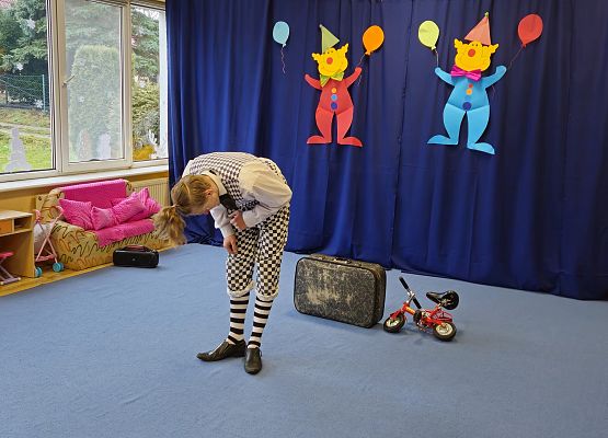 Grafika 65: Występy artysty cyrkowego - klauna Macieja Słowika