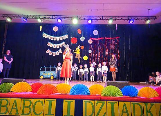 Grafika 11: 21.01.2025 Dzień Babci i Dziadka