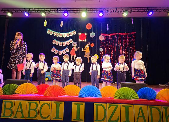 Grafika 16: 21.01.2025 Dzień Babci i Dziadka