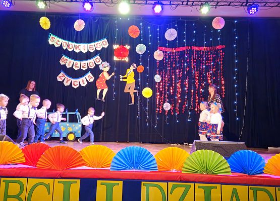 Grafika 31: 21.01.2025 Dzień Babci i Dziadka