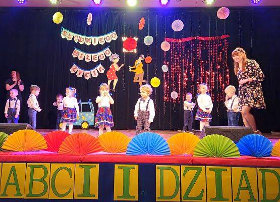 Grafika 39: 21.01.2025 Dzień Babci i Dziadka