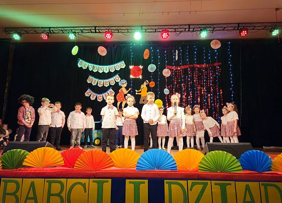 Grafika 99: 21.01.2025 Dzień Babci i Dziadka