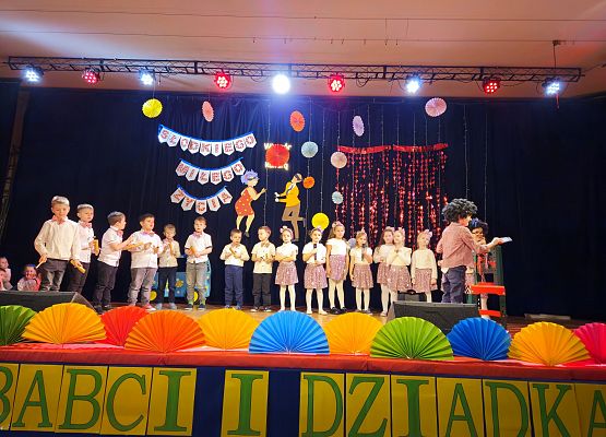 Grafika 106: 21.01.2025 Dzień Babci i Dziadka