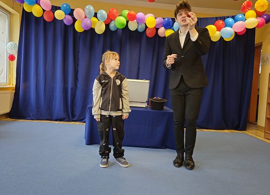 Grafika 18: 05.02.2025 Występ Iluzjonisty DaVida Olesh
