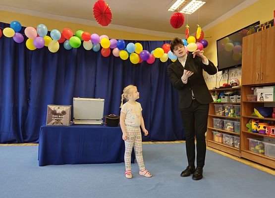 Grafika 26: 05.02.2025 Występ Iluzjonisty DaVida Olesh