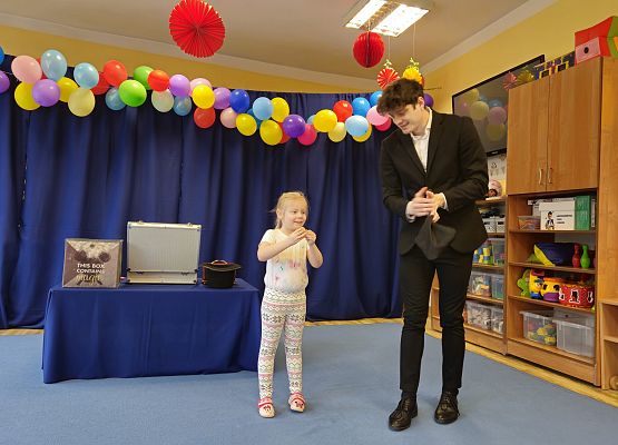 Grafika 27: 05.02.2025 Występ Iluzjonisty DaVida Olesh
