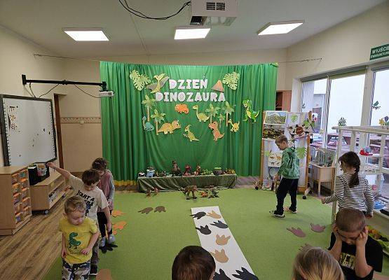 Grafika 9: 26.02.2025 Dzień Dinozaura w przedszkolu