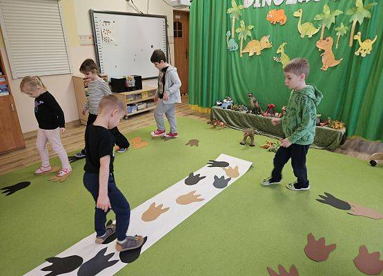 Grafika 10: 26.02.2025 Dzień Dinozaura w przedszkolu