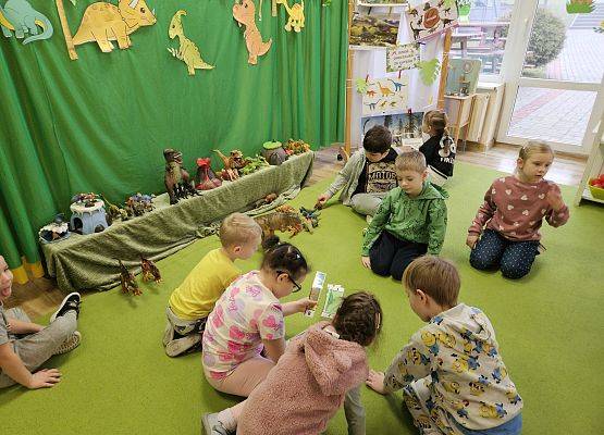 Grafika 33: 26.02.2025 Dzień Dinozaura w przedszkolu