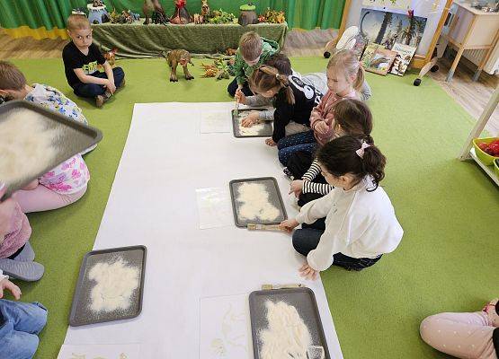 Grafika 42: 26.02.2025 Dzień Dinozaura w przedszkolu