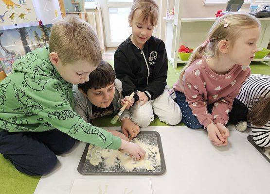 Grafika 49: 26.02.2025 Dzień Dinozaura w przedszkolu