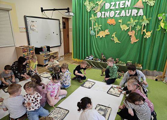 Grafika 58: 26.02.2025 Dzień Dinozaura w przedszkolu