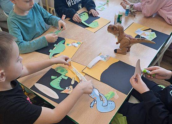 Grafika 85: 26.02.2025 Dzień Dinozaura w przedszkolu