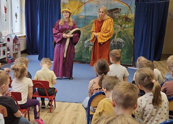 Przedstawienie teatralne pt."Statek pełen zwierząt" w wykonaniu Teatru "Eden" grafika