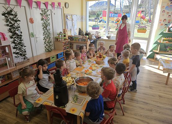 Grafika 5: 04.04.2025 Dzień marchewki