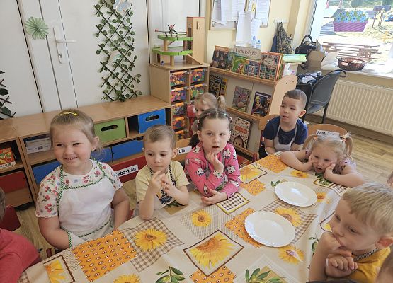 Grafika 31: 04.04.2025 Dzień marchewki