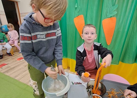 Grafika 93: 04.04.2025 Dzień marchewki