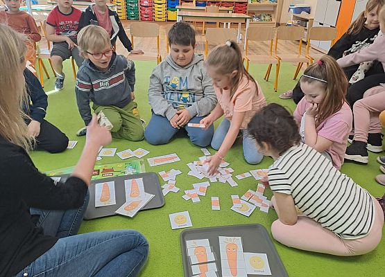 Grafika 108: 04.04.2025 Dzień marchewki