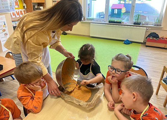 Grafika 77: 04.04.2025 Dzień marchewki