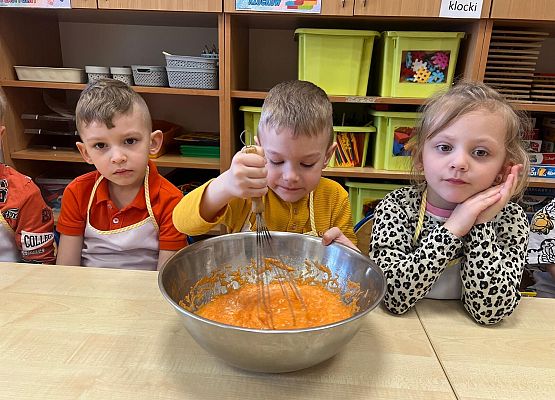 Grafika 79: 04.04.2025 Dzień marchewki