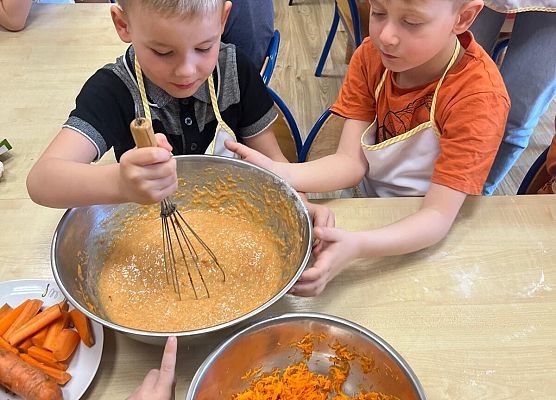 Grafika 86: 04.04.2025 Dzień marchewki