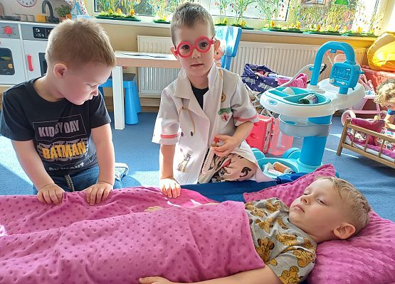 Światowy Dzień Pracowników Służby Zdrowia grafika