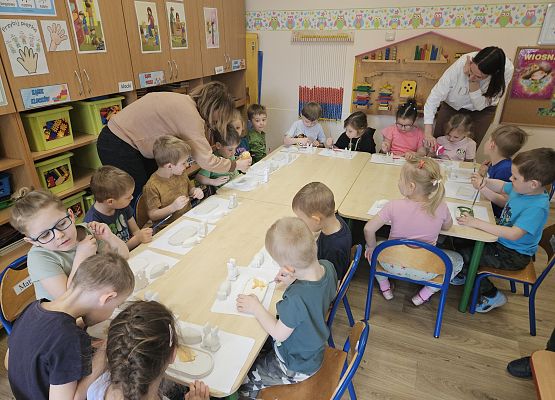 Grafika 10: 10.04.2025 Wielkanocne warsztaty kreatywne w gr II