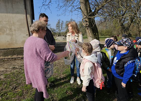 Grafika 4: 15.04.2025 Wycieczka do Gospodarstwa Rolnego Państwa Augustyn