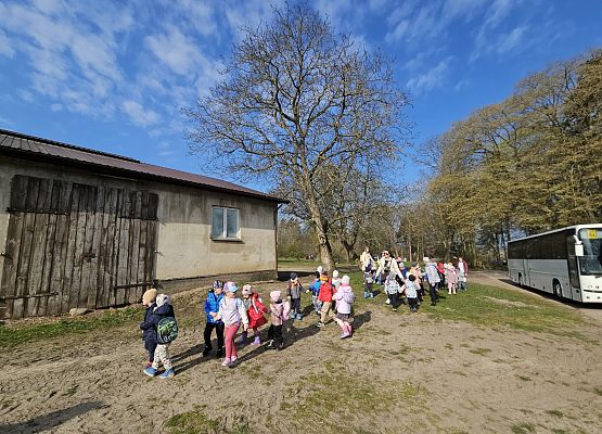 Grafika 7: 15.04.2025 Wycieczka do Gospodarstwa Rolnego Państwa Augustyn