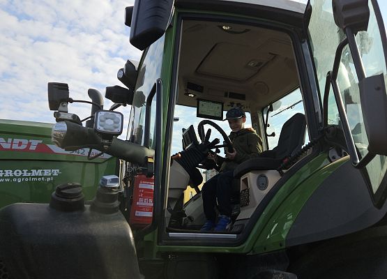 Grafika 15: 15.04.2025 Wycieczka do Gospodarstwa Rolnego Państwa Augustyn