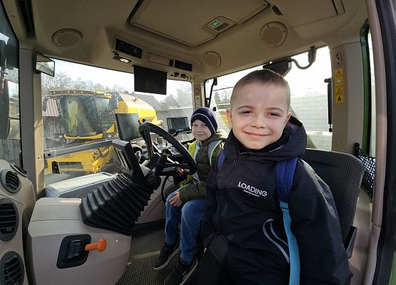 Grafika 17: 15.04.2025 Wycieczka do Gospodarstwa Rolnego Państwa Augustyn