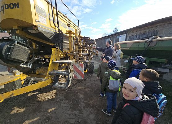 Grafika 23: 15.04.2025 Wycieczka do Gospodarstwa Rolnego Państwa Augustyn