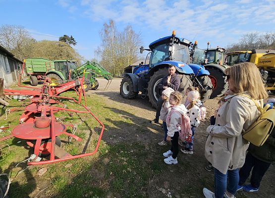 Grafika 24: 15.04.2025 Wycieczka do Gospodarstwa Rolnego Państwa Augustyn