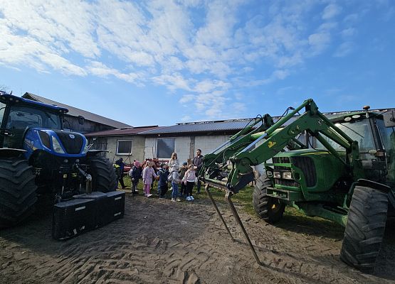 Grafika 26: 15.04.2025 Wycieczka do Gospodarstwa Rolnego Państwa Augustyn