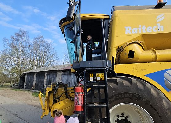 Grafika 41: 15.04.2025 Wycieczka do Gospodarstwa Rolnego Państwa Augustyn