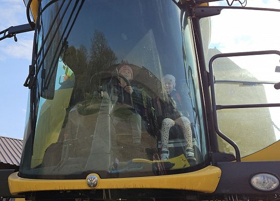 Grafika 43: 15.04.2025 Wycieczka do Gospodarstwa Rolnego Państwa Augustyn