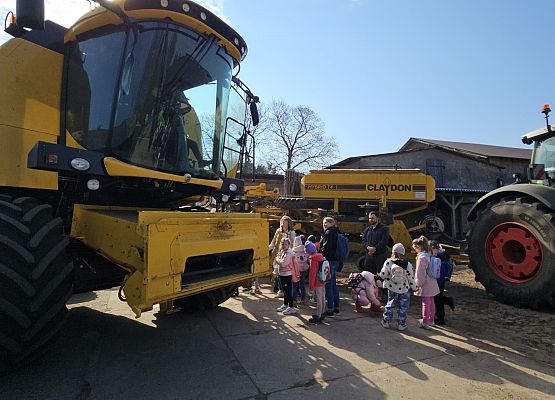 Grafika 44: 15.04.2025 Wycieczka do Gospodarstwa Rolnego Państwa Augustyn