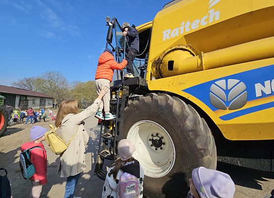 Grafika 47: 15.04.2025 Wycieczka do Gospodarstwa Rolnego Państwa Augustyn