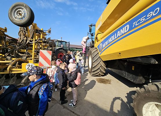 Grafika 48: 15.04.2025 Wycieczka do Gospodarstwa Rolnego Państwa Augustyn