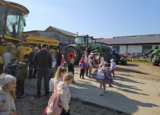 Grafika 82: 15.04.2025 Wycieczka do Gospodarstwa Rolnego Państwa Augustyn
