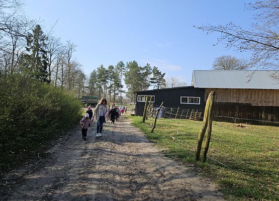 Grafika 86: 15.04.2025 Wycieczka do Gospodarstwa Rolnego Państwa Augustyn