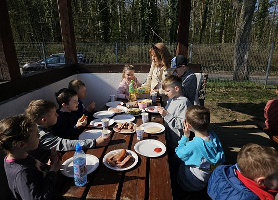 Grafika 107: 15.04.2025 Wycieczka do Gospodarstwa Rolnego Państwa Augustyn