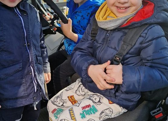 Grafika 144: 15.04.2025 Wycieczka do Gospodarstwa Rolnego Państwa Augustyn