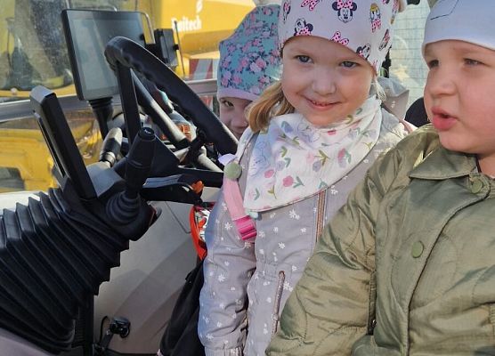 Grafika 146: 15.04.2025 Wycieczka do Gospodarstwa Rolnego Państwa Augustyn