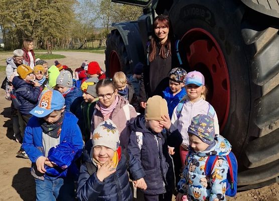 Grafika 147: 15.04.2025 Wycieczka do Gospodarstwa Rolnego Państwa Augustyn
