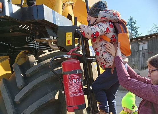 Grafika 176: 15.04.2025 Wycieczka do Gospodarstwa Rolnego Państwa Augustyn