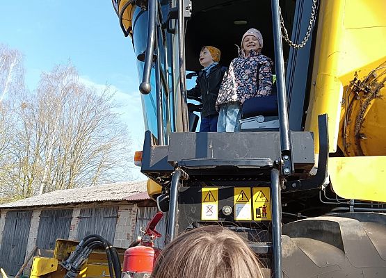 Grafika 181: 15.04.2025 Wycieczka do Gospodarstwa Rolnego Państwa Augustyn