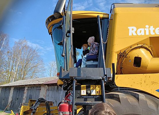 Grafika 184: 15.04.2025 Wycieczka do Gospodarstwa Rolnego Państwa Augustyn