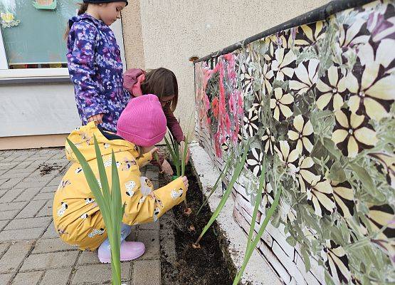 Grafika 34: 22.04.2025 Światowy Dzień Ziemi